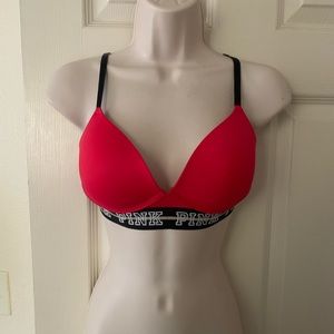 VS PINK WEAR EVERYWHERE PUSHUP WIRELESS BRA